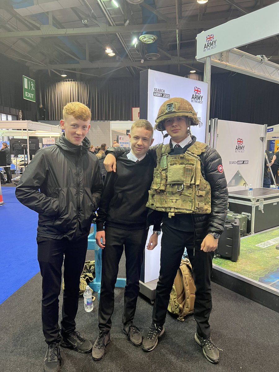 Today we had 31 senior pupils in attendance at the #NationalSchoolLeaversShow at the SEC in Glasgow, everyone had a great time and left with some career inspiration and goodies! 📚 #NoWrongPath #CareerOpportunities <a href="/CaldervaleHigh/">Caldervale High</a> <a href="/CVPupilSupport/">Caldervale Pupil Support</a>