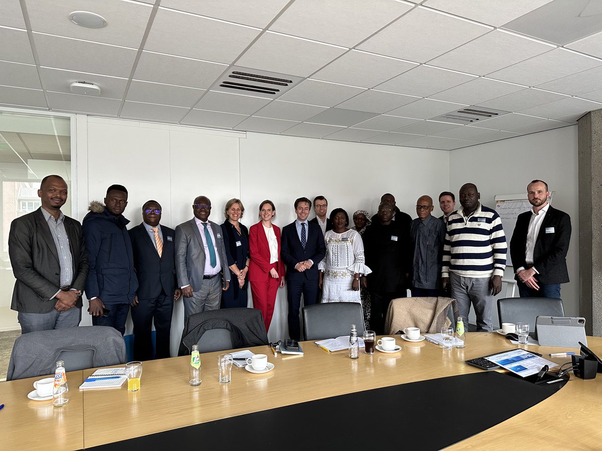 chris_stoffer's tweet photo. In januari bezocht ik Benin in het kader van 'hulp en handel'. Vandaag mocht ik een delegatie uit Benin, Ivoorkust, Mali en Burkina Faso ontvangen in de @2eKamertweets. Laten we solidair zijn, en ook rondom klimaat en veiligheid oog hebben voor onze wederzijdse afhankelijkheid! https://t.co/aPcJqlPiRh