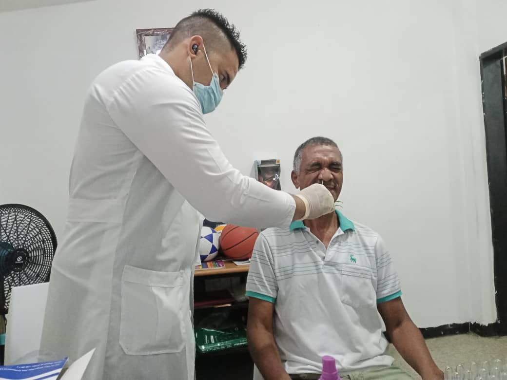 Los colaboradores del Estado #Miranda juntos por la salud del pueblo Venezolano.

CDI SANTA EDUVIGES, JORNADA COMUNITARIA.

#60AñosSalvandoVidas #MejorEsPosible #CubaPorLaPaz #CubaPorLaVida #CubaCoopera  <a href="/CubaMir_Ven/">Brigada Médica Cubana Estado Miranda</a> <a href="/cubacooperaven/">Brigada Médica Cubana en Venezuela</a> <a href="/MINSAPCuba/">Ministerio de Salud Pública de Cuba</a>