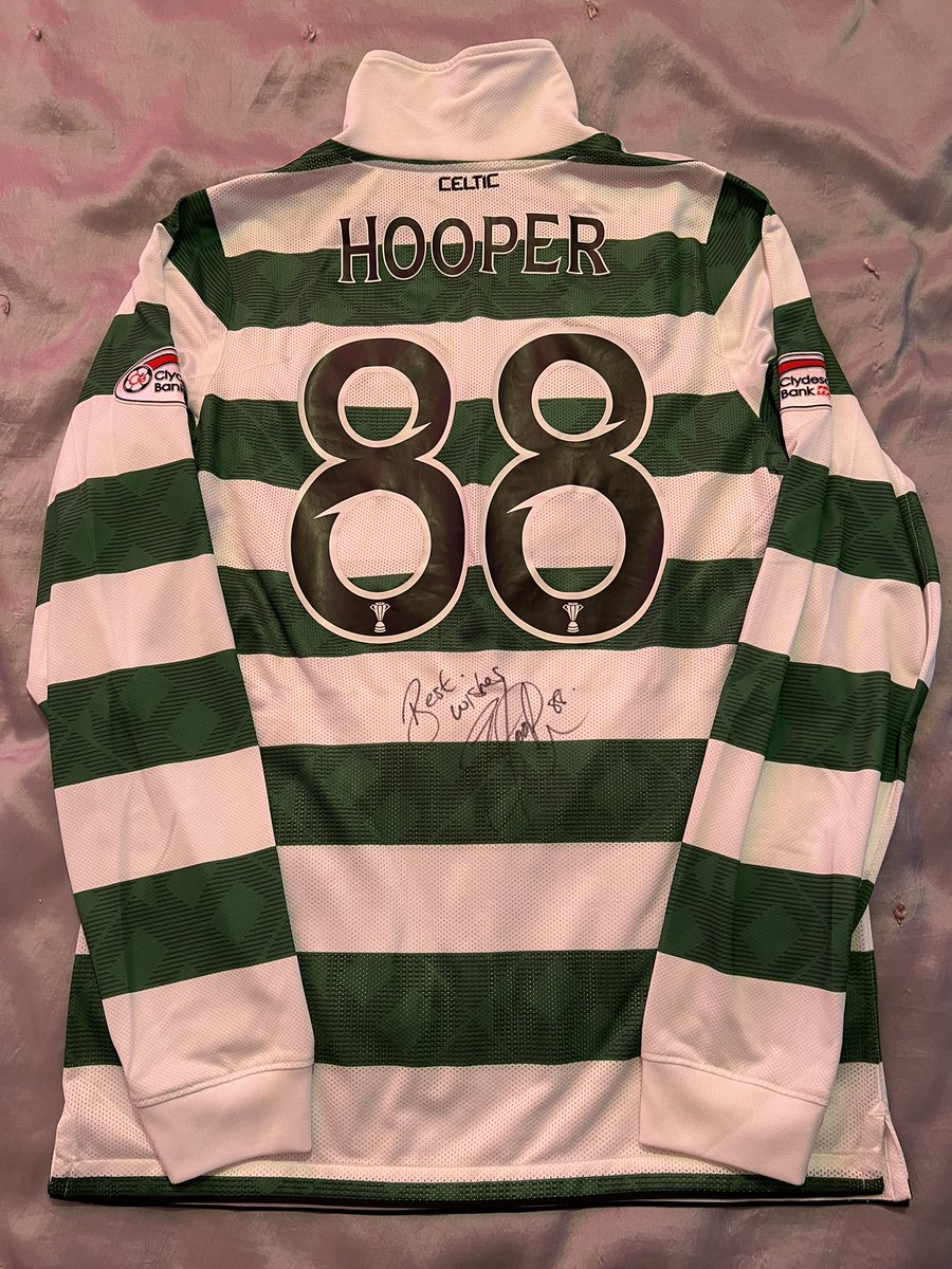 celticshirt's tweet photo. Good selection of Celtic Player shirts listed for sale on my eBay account. 
All the links will be on my twitter home page tonight or check out sellers other items on eBay to see what’s available. Good luck to anyone who bids #Celtic #CelticFC 🍀🍀🍀

https://t.co/WzLHge9RuQ https://t.co/i6M5yFfUB5