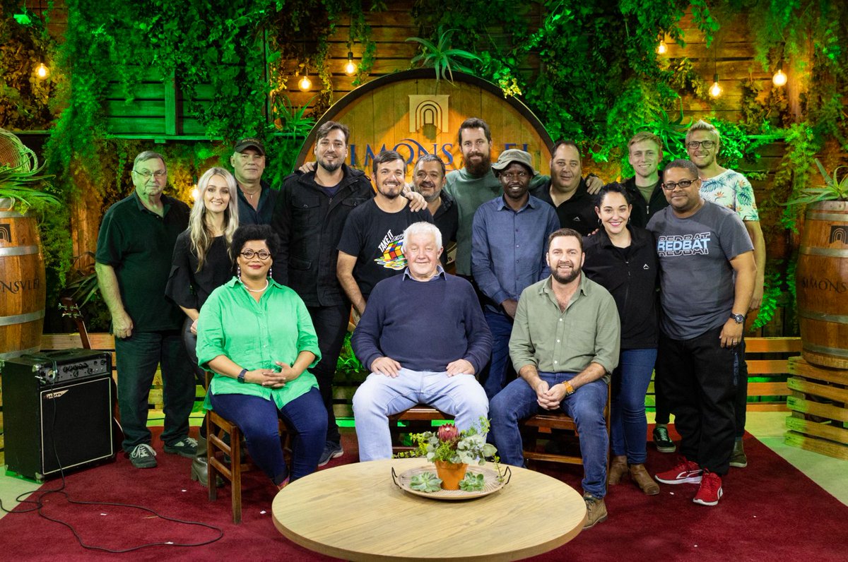 Die agtste seisoen van <a href="/OppieStoep/">OppieStoep</a> met <a href="/pietmandieskot/">Pietman Geldenhuys</a> &amp; <a href="/Lyntjie13/">Lyntjie Jaars</a> is pas klaar geskiet by 
<a href="/SimonsvleiWines/">Simonsvlei Wines</a> in die Paarl.  Kyk uit vir 'n baie lekker reeks vanaf 7 April om 18:30 op <a href="/kykNETtv/">kykNET TV</a>