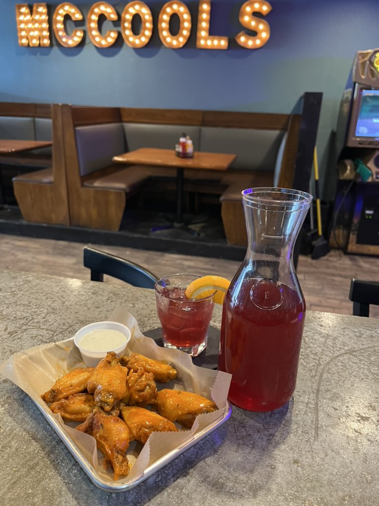 Wine + Wing Wednesday! 

Come see us today open at 11am 

$6 Sangria Carafes
$5 Wings
$3 Wine Pours
$3 Double Wells 

#aggieville #sangria🍷