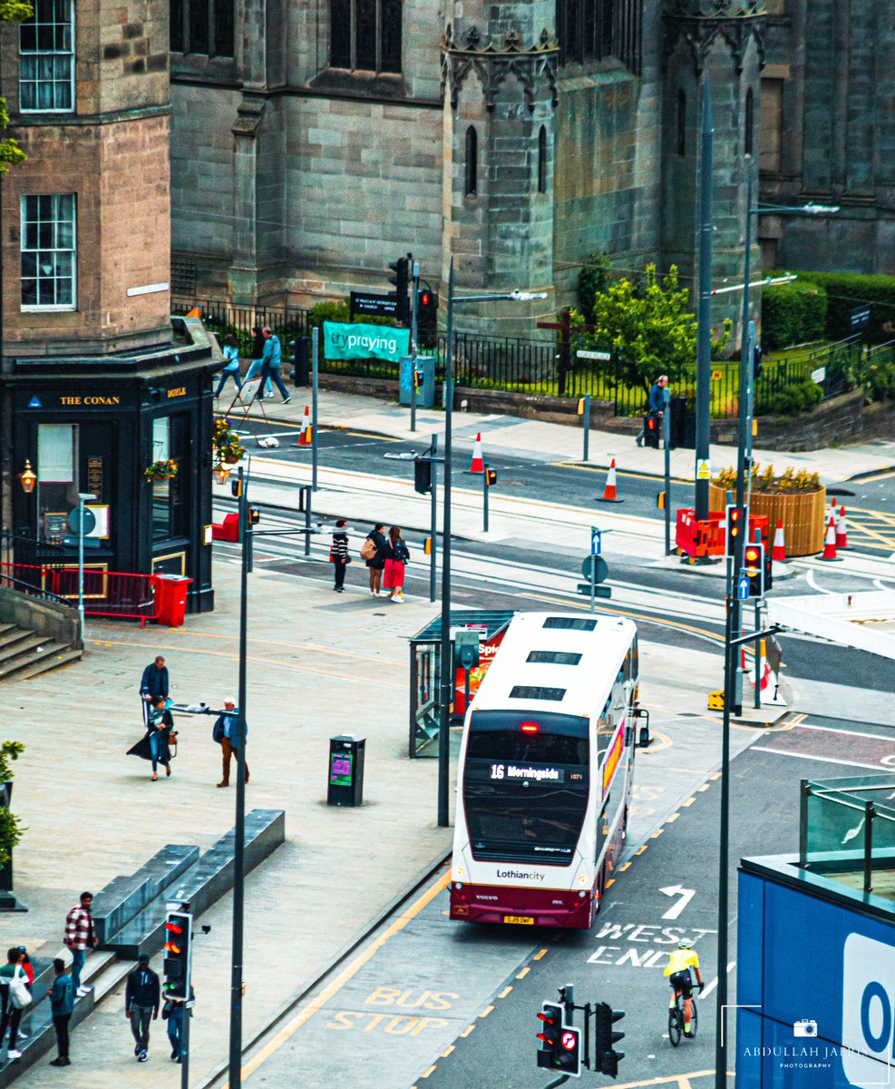 All aboard for Morningside! 🚌☀️

📍Leith Street, Edinburgh, Scotland 🏴󠁧󠁢󠁳󠁣󠁴󠁿. 

#photography #scotland #visitscotland #edinburgh #visitedinburgh #lothianbuses #streetphotography #streetfocus #streetphotographers #bus #pedestrian #street  #cityviews #caltonhill #travel #highstreet #tb