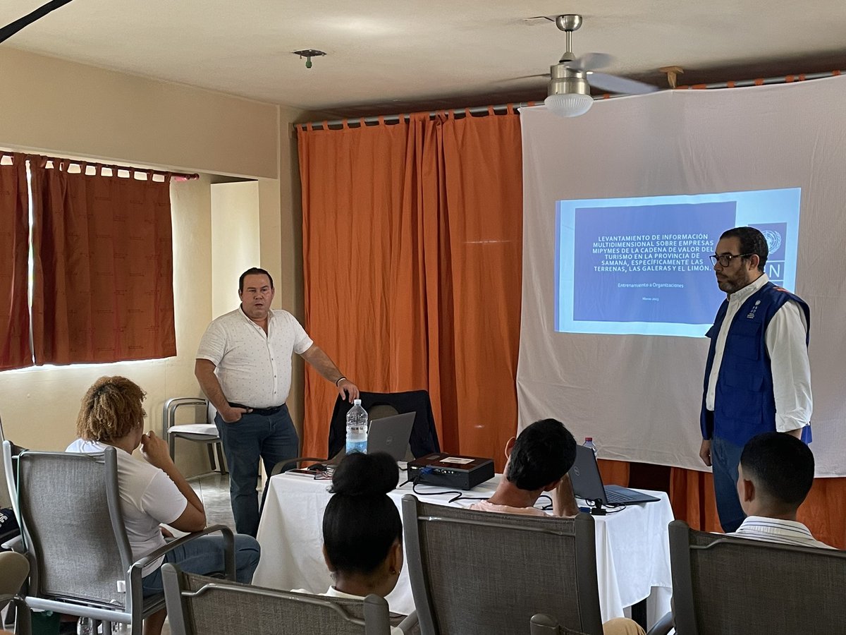 edwinjgomezm's tweet photo. Capacitación en Las Terrenas a entrevistadores para el levantamiento de información para hacer un Mapa Georreferenciado de las Mipymes  en Samaná. https://t.co/Zs38feAa60