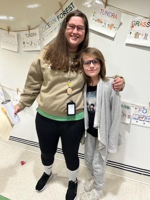MrsNRRoth's tweet photo. #marchmadnessspiritweek 5 Yellow
{Teacher wore the hoods up for the "student effect" for 📷 purposes😀}
@lcorco22 @NRCSRangers https://t.co/JbZ7Jmswlc