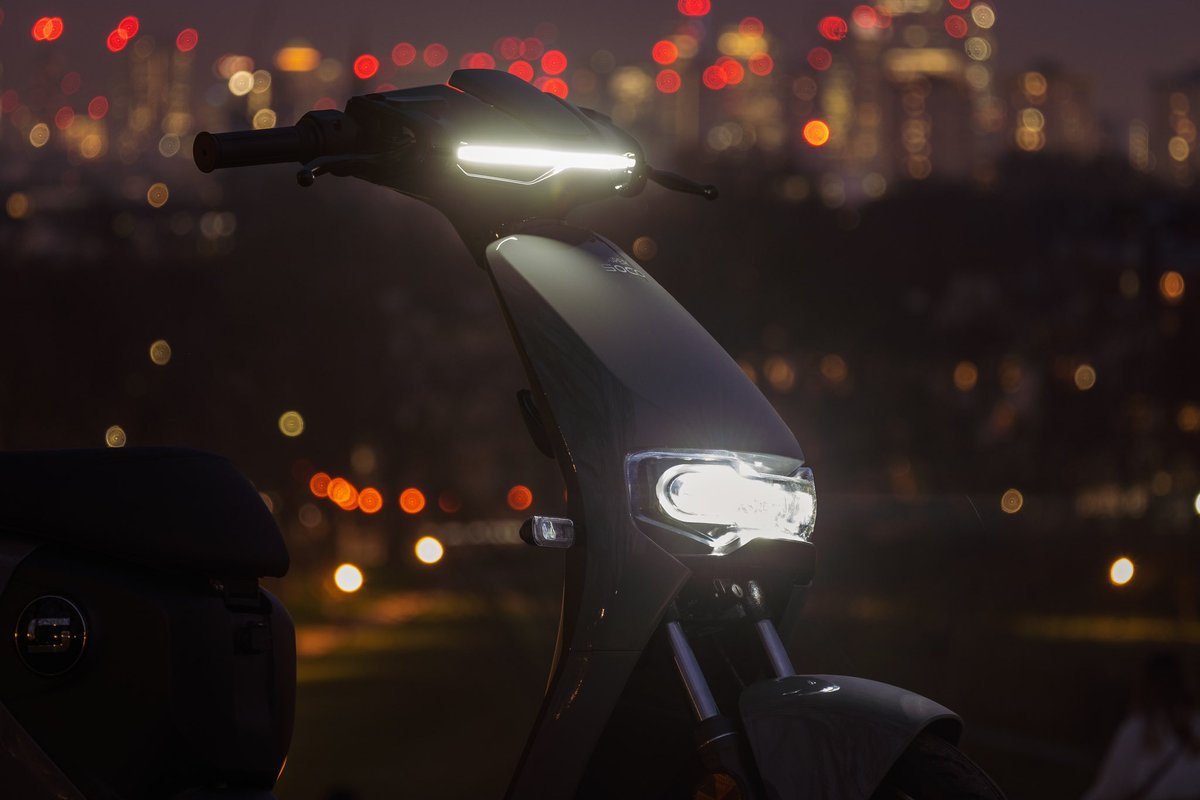 vmotosoco's tweet photo. Don't give up style, use CUmini for your evenings out. Fun, style and sustainability 🌿
#Vmoto #CUmini #Innovation #ElectricWord #Energy #Design #younggeneration #Sustainability #fun https://t.co/DTjD6fhkYT