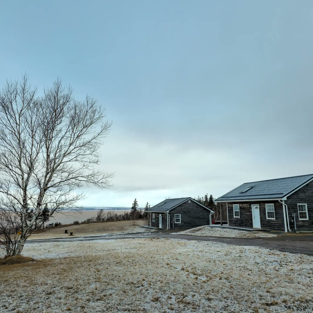 New roofs, new vibes ✨ Our cottages are ready to shine with new sleek &amp; stylish metal roofs! 🏠
.
We'd like to extend a huge thank you to Rodney Penner (Rocksteady Contracting) for his superb workmanship. 🔨
.
#NovaScotia #TourismNovaScotia #TourismNS