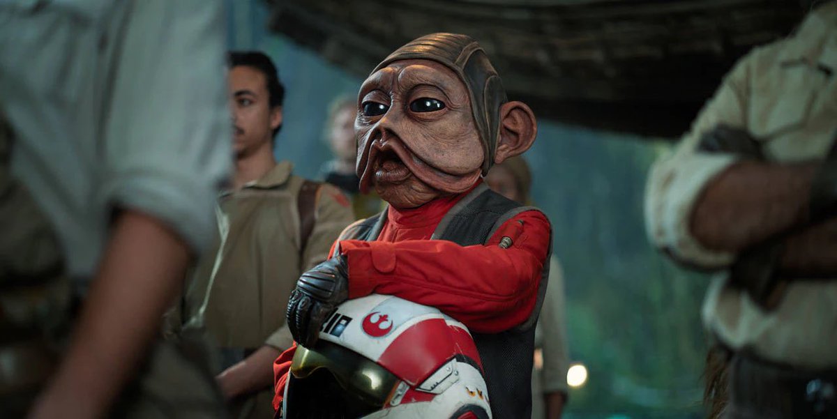 TheStarWarsAcad's tweet photo. Okay, but just hear me out! 
#StarWars #TheMandalorian https://t.co/F32rtUK1aS