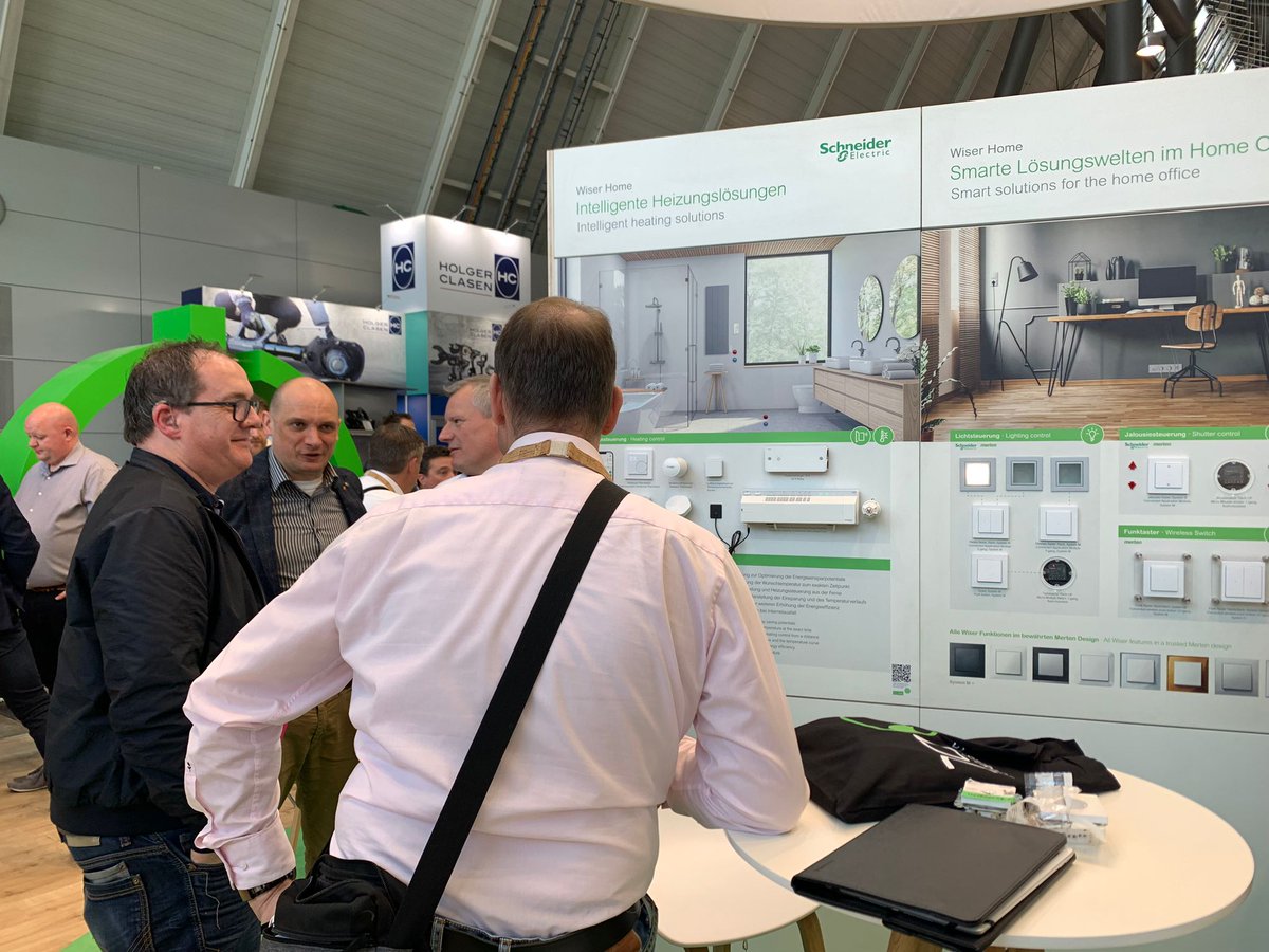 SchneiderElecDE's tweet photo. Wussten Sie, dass Merten M-Pure Ocean Plastic Schalter und Steckdosen die ersten Elektroinstallationsprodukte aus recycelten Fischernetzen sind? Details @ Schneider Electric #eltefa Stand 6A10 in Halle 6
➡️ ℹ️ https://t.co/iIFJnE7MVO #GreenBuilding #Wohnbau #Electricity40 https://t.co/mdDFIC4Y3v