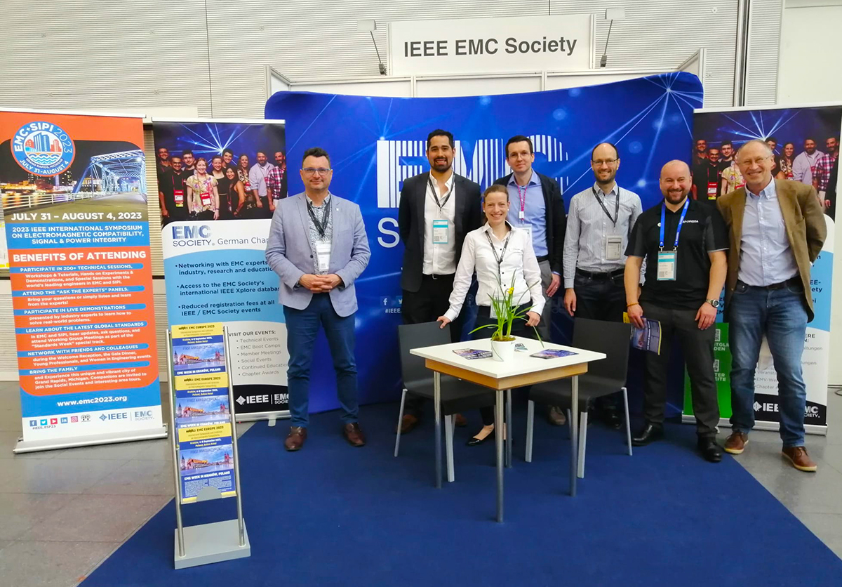 IEEE_EMCS's tweet photo. #EMV2023 🇩🇪
Our team's in Germany, at Europe’s largest EMC mtg! If you're there, too, drop by to learn how joining @IEEE_EMCS can benefit you + your career!
Booth C2 422 (UTC+2)
—W Mar 29, 9a-5p
—Th Mar 30, 9a-4p
Not in Germany? Click the 🔗 in our bio!
#join_emcs #renew_emcs https://t.co/tSpfwUF7BC