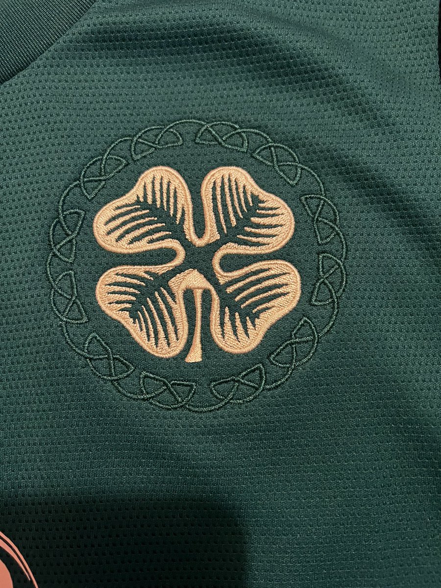 celticshirt's tweet photo. Good selection of Celtic Player shirts listed for sale on my eBay account. 
All the links will be on my twitter home page tonight or check out sellers other items on eBay to see what’s available. Good luck to anyone who bids #Celtic #CelticFC 🍀🍀🍀

https://t.co/LwIMrr5y6Z https://t.co/8qpaR51Sl3