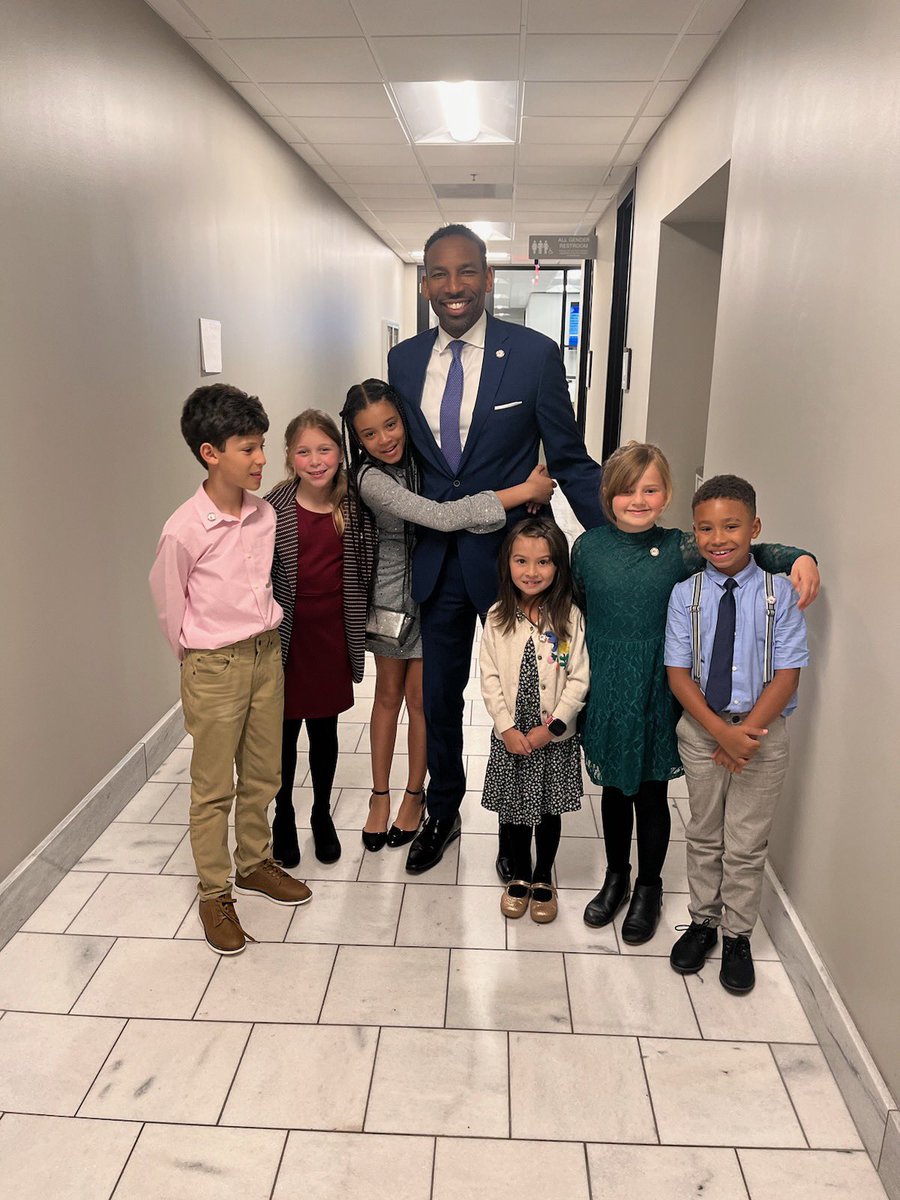 Drew Elementary Academy (@drewcharterea) on Twitter photo So proud of our Drew EA students for attending today’s Mayor’s lunch with <a href="/andreforatlanta/">Andre Dickens</a> and representing Drew so wonderfully! So proud of our Drew EA students for attending today’s Mayor’s lunch with <a href="/andreforatlanta/">Andre Dickens</a> and representing Drew so wonderfully!
