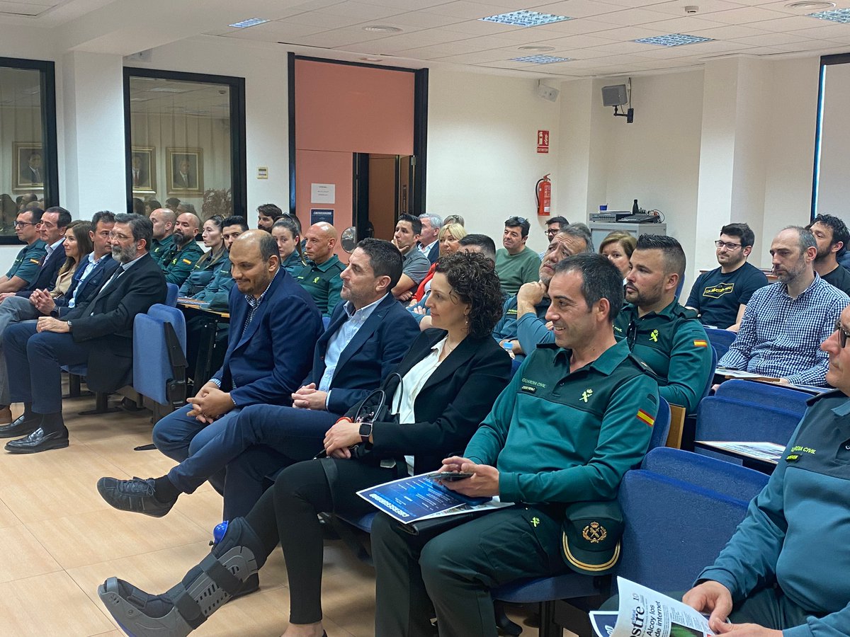 atevaltextil's tweet photo. En el día de hoy, estamos celebrando en la sede de ATEVAL con la colaboración de AITEX, la jornada de CIBERSEGURIDAD: Retos y soluciones en la industria textil. https://t.co/58i823y5oS