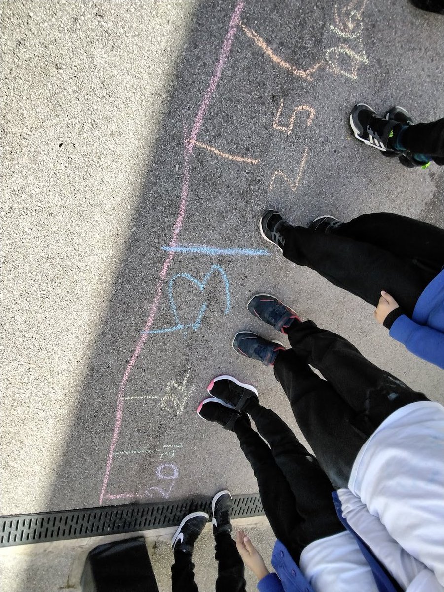 ParadisePrimary's tweet photo. This week, Year 1 are focusing on numbers from 2β£0β£ to 5β£0β£. Children took part in a range of activities to help order the numbers correctly!
#maths #numbers #orderingnumbers #ordering #numbersto50 #counting #learn #teach #numeracy https://t.co/ImuNZSbybJ