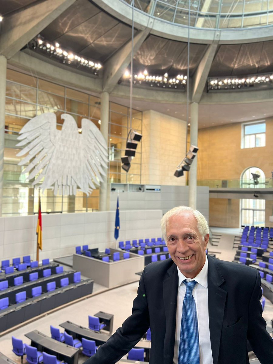 willybernaudo's tweet photo. Reunión  de trabajo en el Bundestag  alemán  con los diputados federales Sr. Thomas RACHEL, Sr. Peter BEYER y el grupo de trabajo sobre América Latina de la bancada de la CDU/CSU https://t.co/TMbJwKyzLG