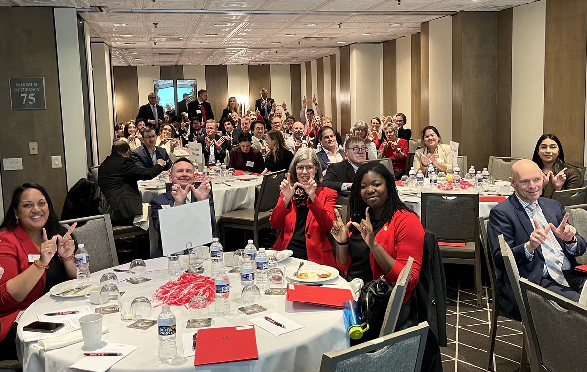 sschutt13's tweet photo. It’s #DayoftheBadger - and UW Day! Badgers are supporting UW at the US Capitol. Pride abounds! #cantstopabadger https://t.co/8DTqZWCMMP