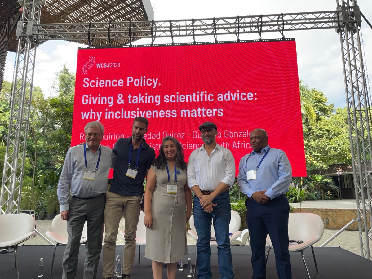Ravi d’avoir participé à la <a href="/WCSJ23/">12th World Conference of Science Journalists</a> à Medellin!
Lors de mon panel, j'ai rappelé l'importance de l'inclusivité dans la pratique du conseil scientifique et souligné le travail des journalistes scientifiques dans la lutte contre la désinformation.
<a href="/WFSJ/">World Federation of Science Journalists</a> <a href="/FPJQ/">FPJQ</a> <a href="/AJIQ/">AJIQ</a> <a href="/CJSULaval/">CJS ULaval</a> <a href="/cqemi/">CQEMI</a>