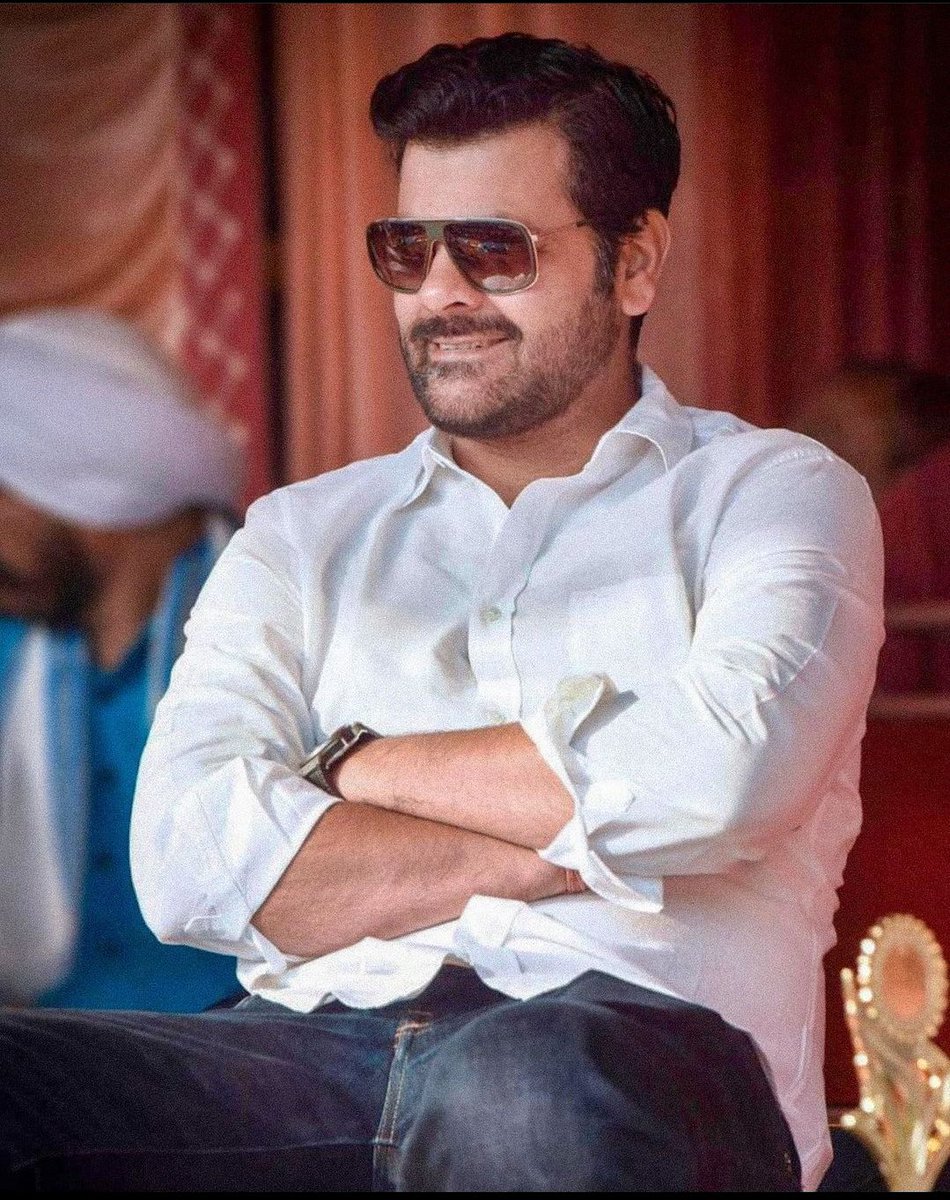 RpSwing's tweet photo. In his perfect canvas 🔥

#Rpsingh #Rpswing #class #pose https://t.co/vqR0Q4tHBR