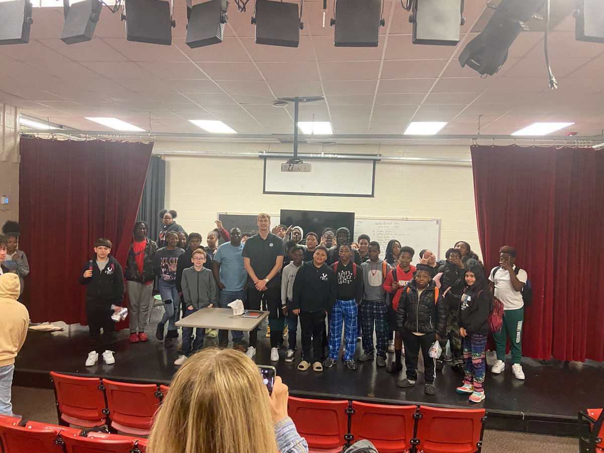 Had a great time Monday morning speaking to the C2J club at Monroe Middle School. C2J is a club started by @HeartForMonroe visit heartformonroe.com to learn more. @tigerimpactnil
