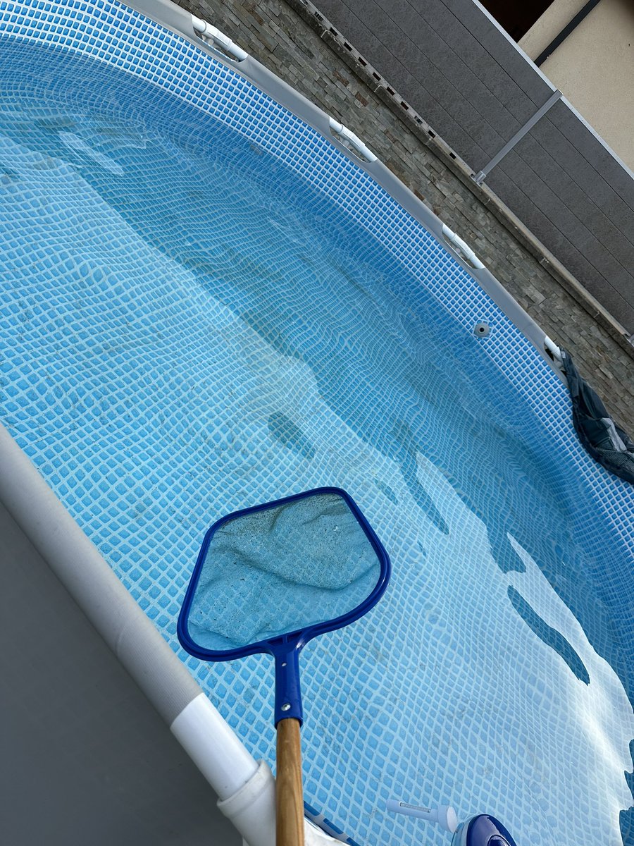 Karriere als Poolboy… läuft 😵