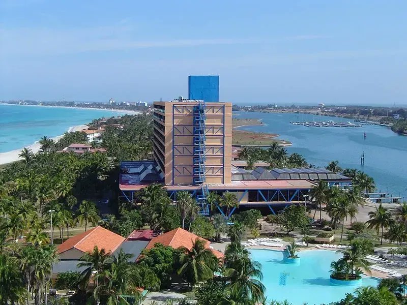 HavanaturCuba's tweet photo. #JoinToLiveIt 🤗 Very soon @RocHotelsCuba on our online sales site. 
From 👉 https://t.co/j2OpZIHLSu 
You will be able to get to know #Havana 🌇, take a dip in #VaraderoBeach 🌊 and much more... #CubaAwaitsYou 
#CubaUnica #AtréveteAVivirlo https://t.co/v15zrpBUcv