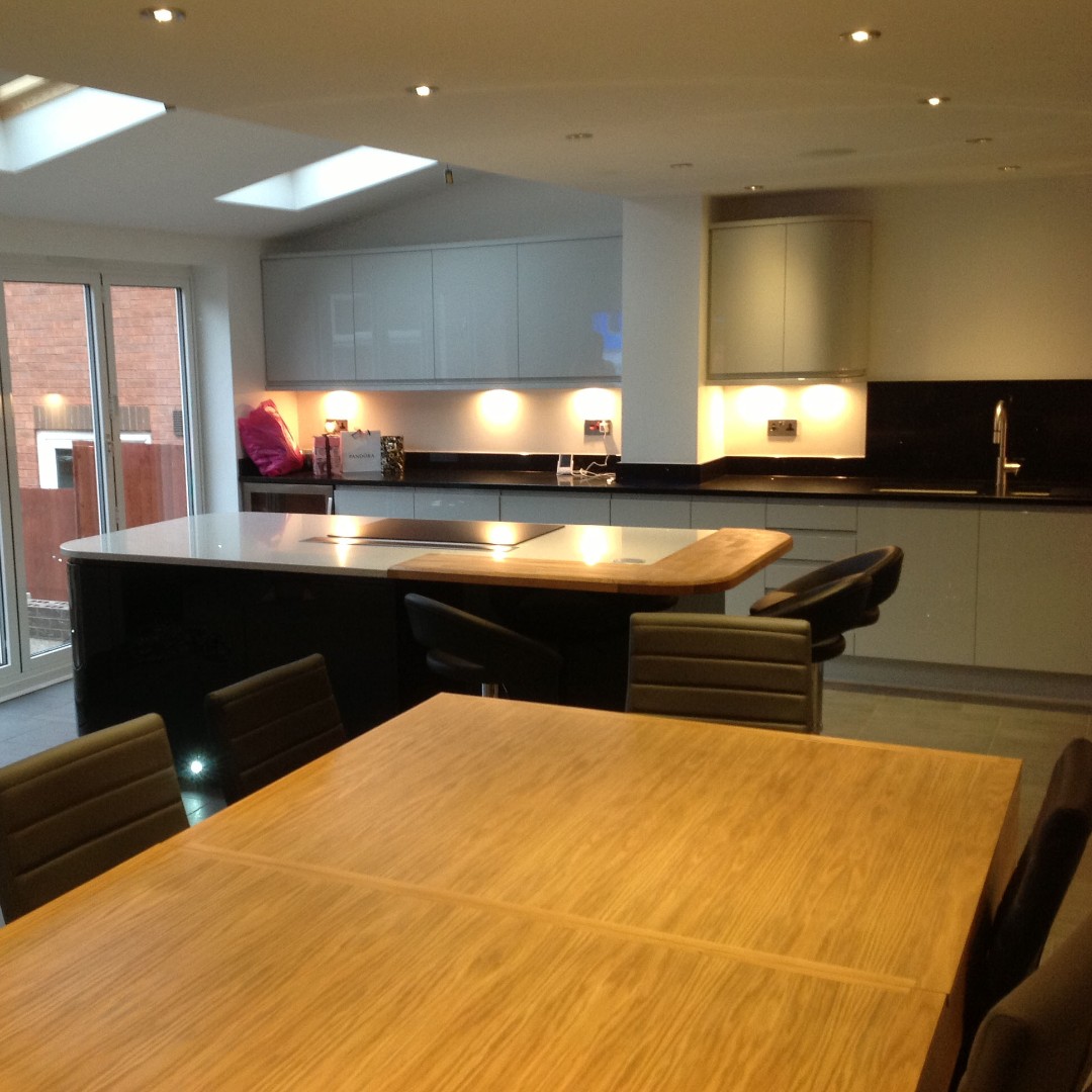 AvantiKB's tweet image. Are you looking for a new kitchen with an island? Take a look at this contemporary Strada gloss kitchen.

Free design appointment: avantikb.co.uk

*Buy now - PAY NEXT YEAR

#kitchen
#glosskitchen
#contemporarykitchen
#home

*Conditions apply… avantikb.co.uk/finance/