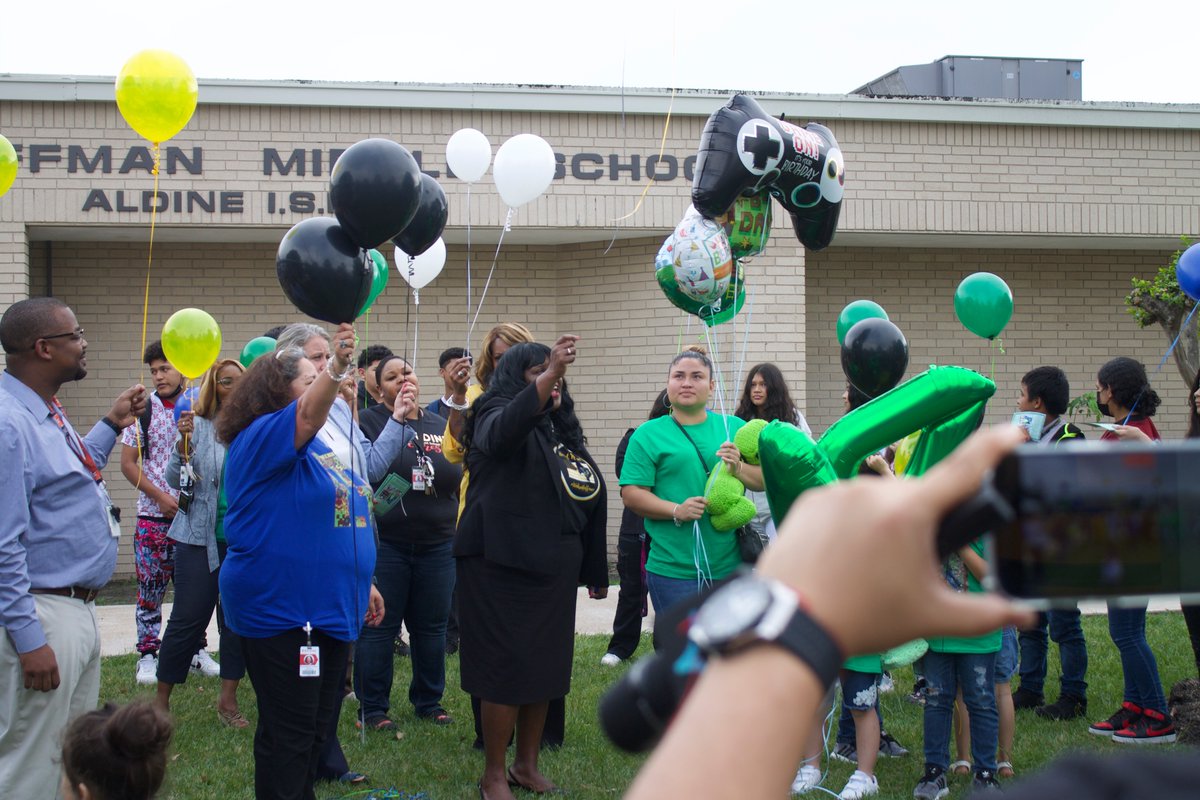 Sending heartfelt condolences to the family and friends of Eduardo and Jefferson Perez, two Hoffman middle students who have passed away. May their memories be a blessing. Monday, we released balloons in their honor. Please keep their loved ones in our thoughts and prayers.