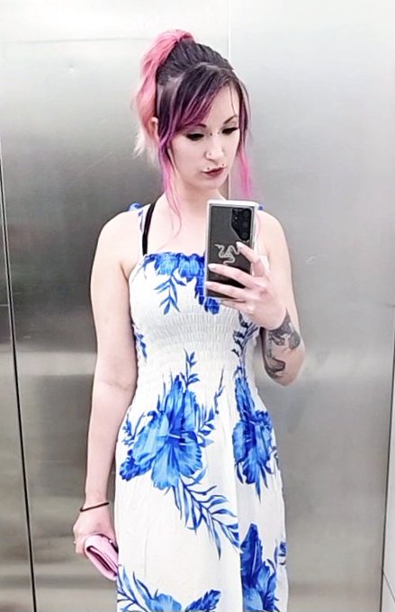 I'm debating on streaming/chatting on https://t.co/3h5QnXvBcI tonight. Raise your hand if you'll join