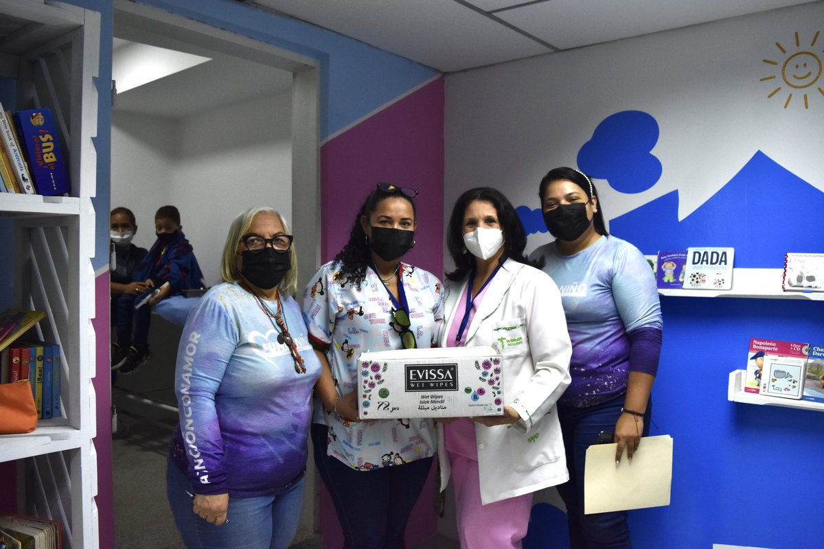 Nancy de Lacava tweet media