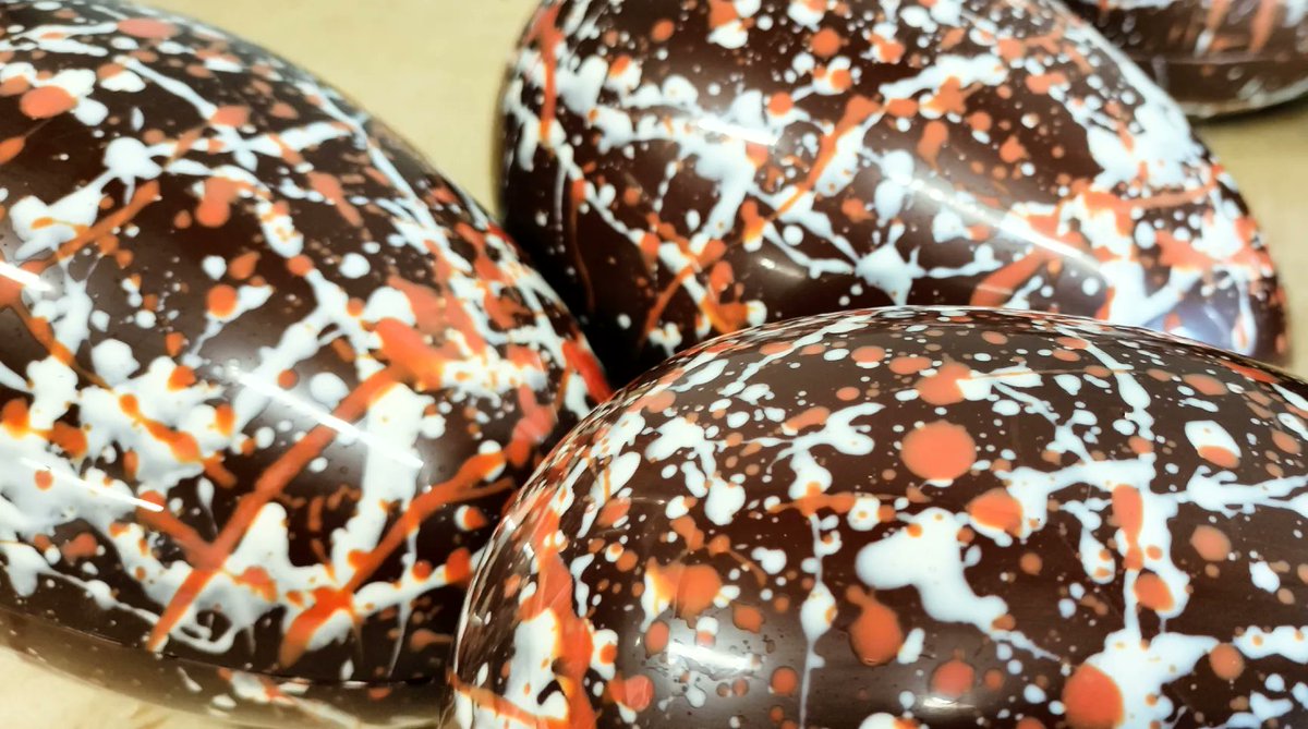 Order before Sunday 2nd April to get your eggs before Easter!
Don't miss out - jcocoa.co.uk/collections/ea… 
-
#JCocoa #BeanToBarChocolate #Awardwinning #SingleOrigin #CraftChocolate #PlasticFree #Brighton #BrightonFood #BrightonFoodies #BrightonChocolate #SussexFood #SussexFoodies