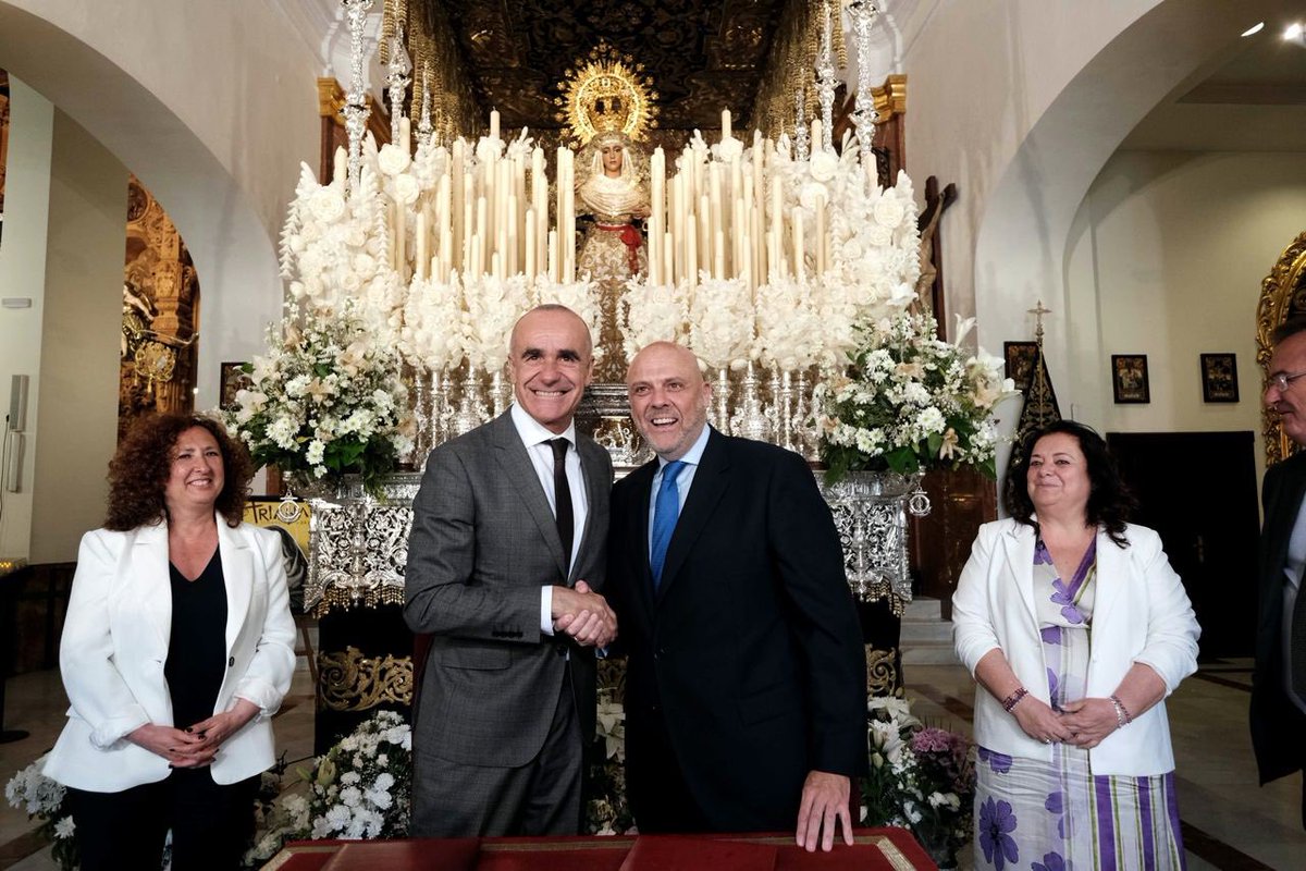 antoniomunozsev's tweet photo. Reforzamos nuestro compromiso con la labor social de @EspDeTriana, ampliando la cesión de la Casa Tapón en Pagés del Corro, para incorporar una unidad de atención a adolescentes en su Centro de Apoyo Infantil, desde donde se da respuesta a familias de #Triana y toda #Sevilla. https://t.co/tzpIEwLeEY