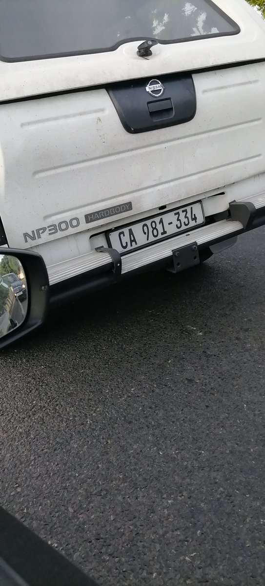 LoopyTroll90's tweet photo. This Muppet decided to be impatient @17h55 on 29 March '23 on brackenfell boulevard. We all have to sit in traffic brother. Driving down the yellow lane past Gene louw traffic college to pass the traffic, pushing in at the robot. This is not on @geordinhl @CityofCT https://t.co/aXOjdCqSwK