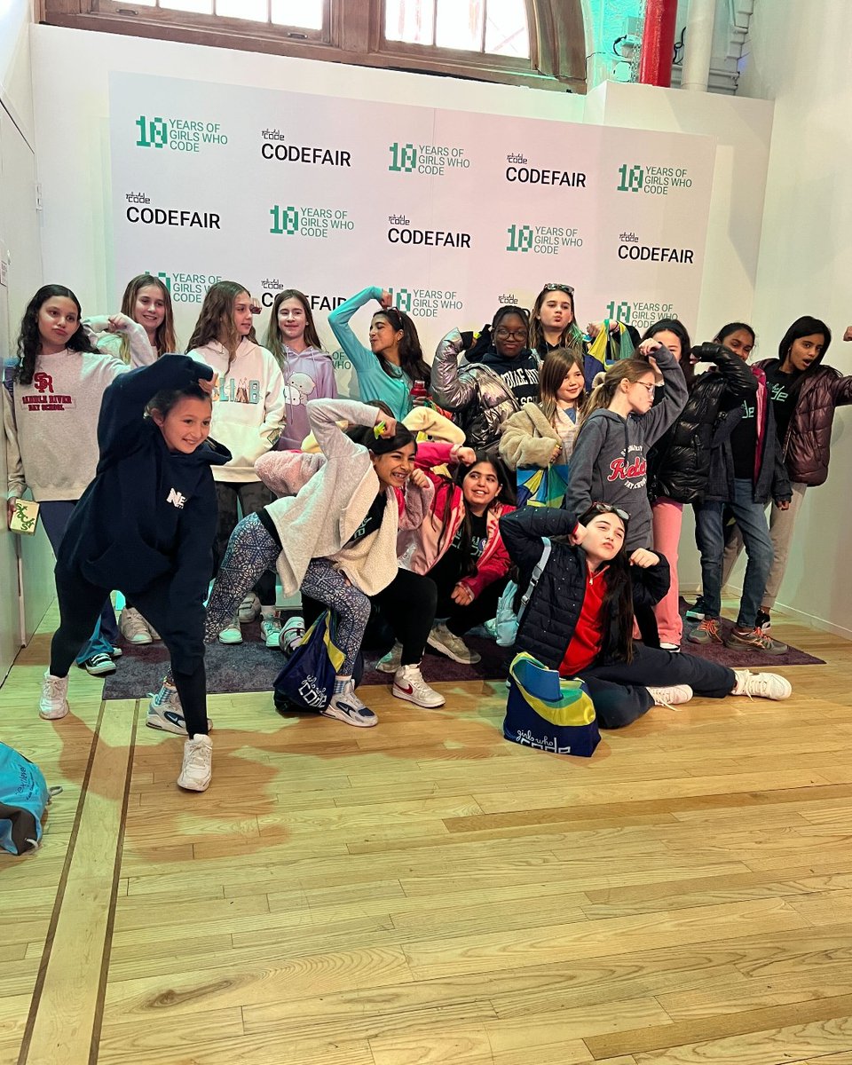 _CodeCrew's tweet image. @KelaDJones had a blast attending the 10th anniversary @GirlsWhoCode, Code Fair event! From spending time with her mentor @DrTarikaBarrett to trying out unique experience stations, it was an exciting three days filled with #codinglikeagirl! #computerscience #girlswhocode