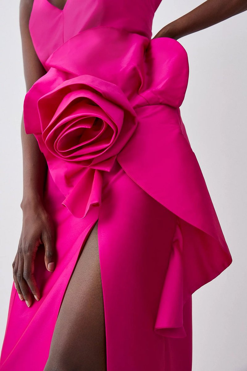 Fashion Focus: ROSETTE. 
Rosette details on outfits are 3D flowers that adore tops, dresses, and accessories. 

#fashion #fashionstyle #fashioneducation #styleinspo 
#fashiondesigner