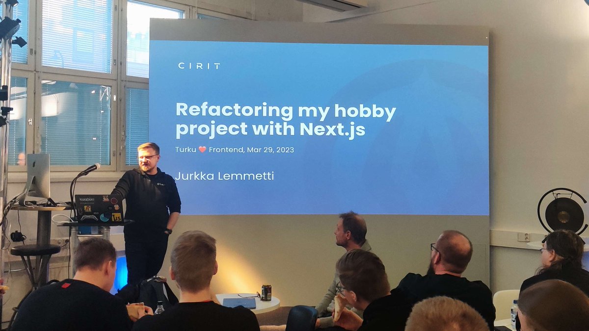 All the way from #Tampere, <a href="/JLemmetti/">Jurkka Lemmetti</a> joined us today to show how he rewrote his movie rating app EmberJS project into #nextjs.

#turkufrontend #vaadin