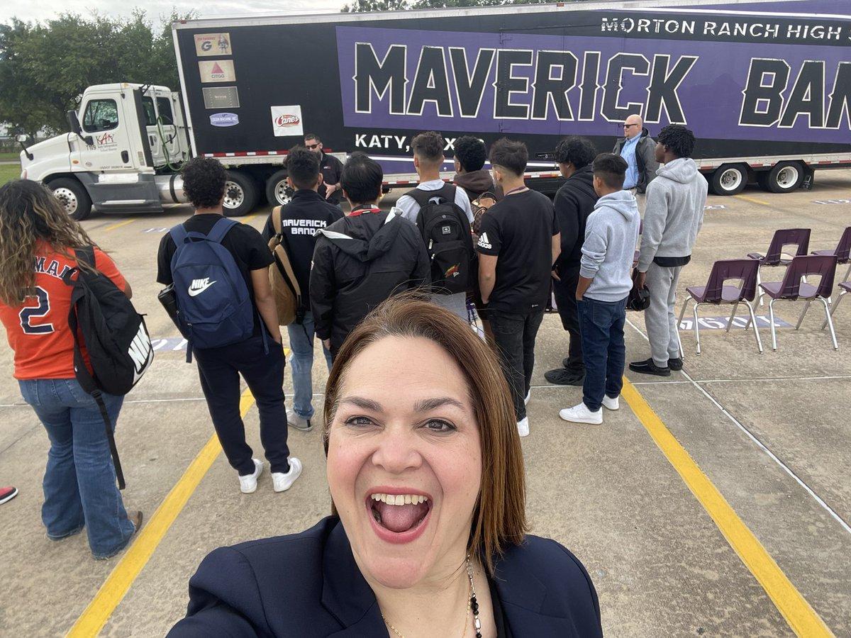 c_sang18's tweet photo. We got kids hitting the road y’all! #KATYISD coming at ya with the #RainesCDL Program! #RainesAcademy #GrowingToday #LeadingTomorrow https://t.co/lw6DyUHup2