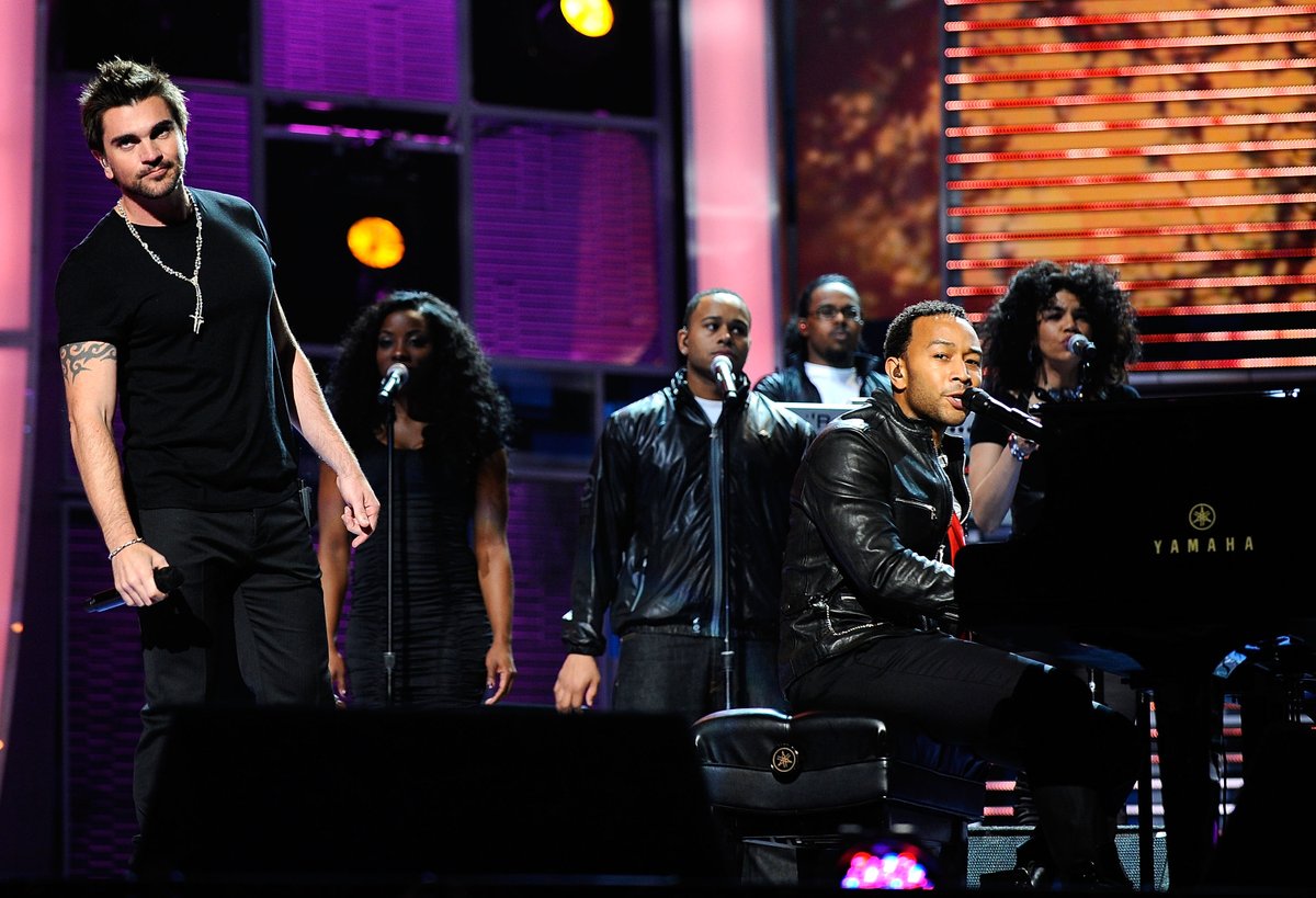 🎹 En el Día del Piano, resaltamos la importancia de este instrumento que ha jugado un papel clave en los ritmos y armonías de la música latina. Aquí algunos momentos #LatinGRAMMY 🎵 #PianoDay