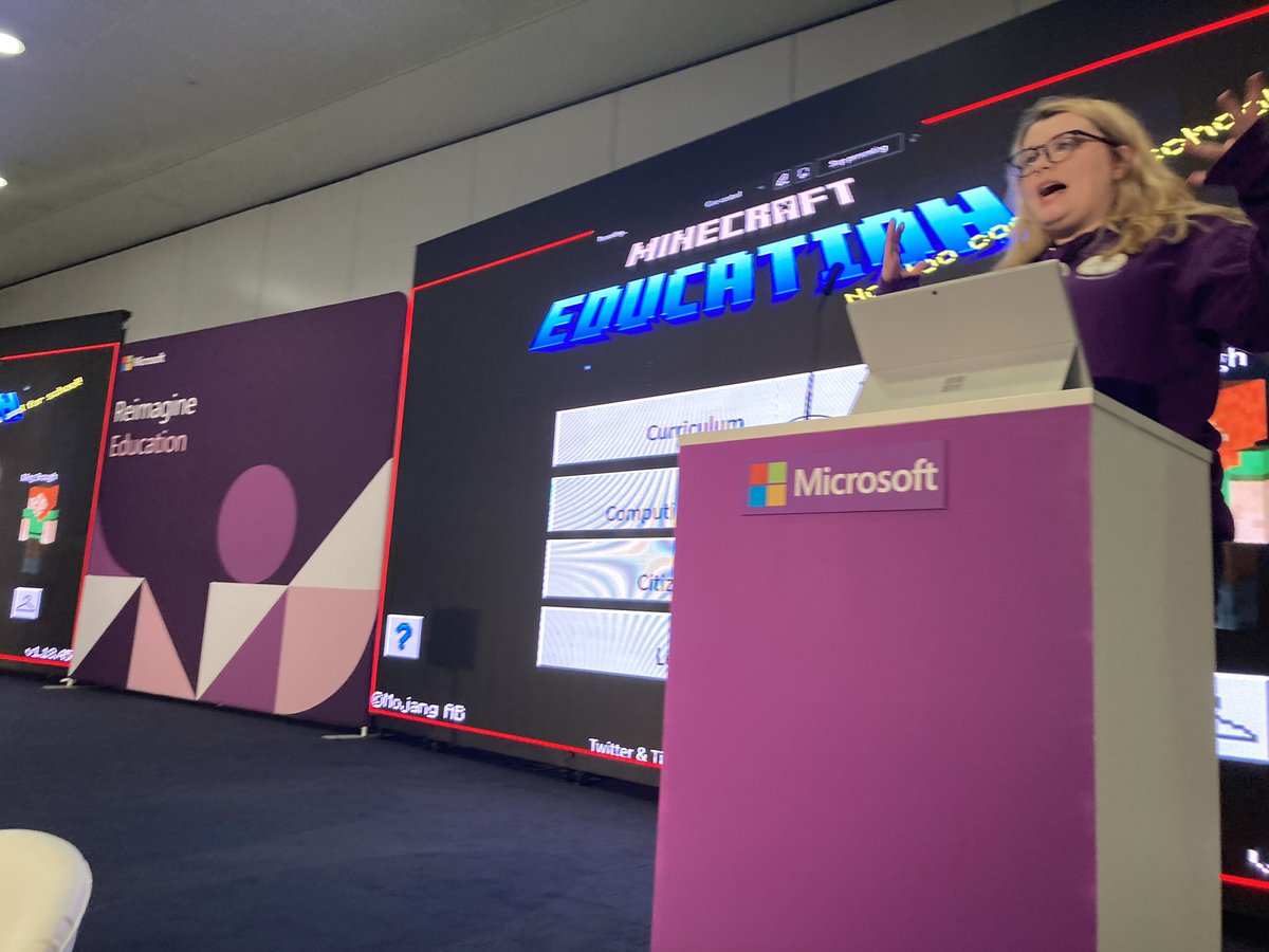 #TeamMIEEScotland represented on the live UK #mieexpert call with <a href="/digi_meg/">Meg Brough</a> sharing her passion for Minecraft Edu!