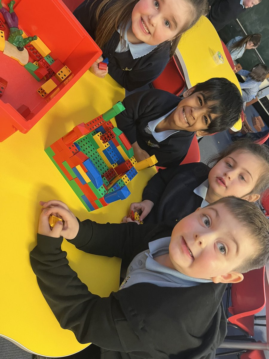 StJosephsWDC's tweet photo. This afternoon, P2 were given the challenge of building a home for the Easter bunny 🐰 Their skill of the week is communication and they certainly showed that they had great communication skills during this task! #workingcollaboratively #EffectiveContributors https://t.co/rFtw7dc09c