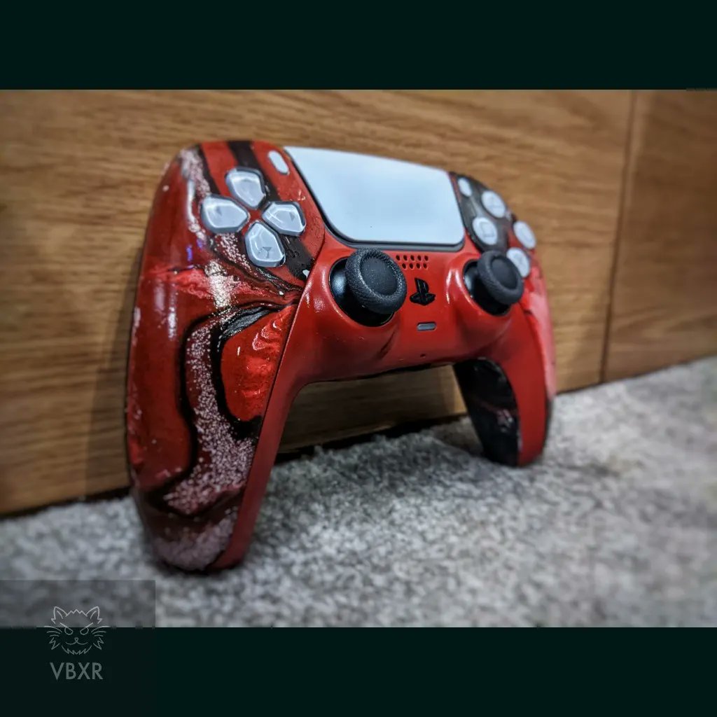 VBXRCustoms's tweet photo. More black and red combos.⚫🔴⚫🔴

#VBXRCustoms #Playstation #PS5  #PS5Controller #DualSense #CustomControllers #CustomHydroDip  #HydroDip #HydroDipXboxController  #gaming🎮 #gamingcommunity #Black #Red #BlackAndRed https://t.co/861Q9AXcBV