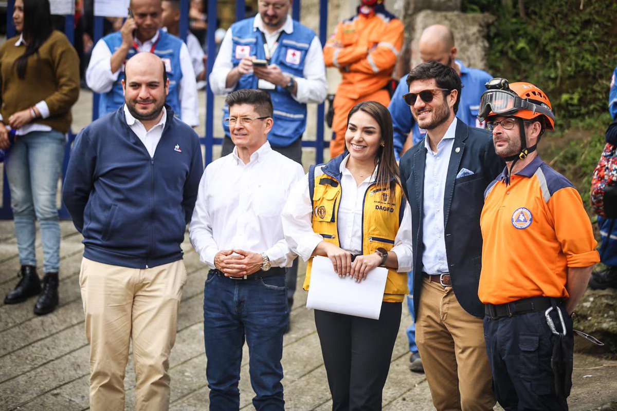 DAGRDMedellin's tweet photo. 👏🏼De esta manera, finalizamos el 🚨Simulacro de Evacuación del Sistema de Alerta Temprana. Ahora, es momento de continuar con nuestra jornada de experiencias, junto a delegados de @UNDRR_Americas. https://t.co/fZIfYfEGef