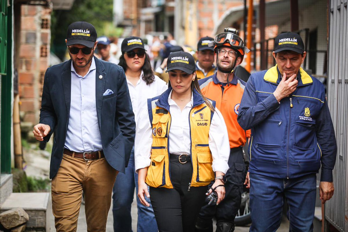 DAGRDMedellin's tweet photo. 👏🏼De esta manera, finalizamos el 🚨Simulacro de Evacuación del Sistema de Alerta Temprana. Ahora, es momento de continuar con nuestra jornada de experiencias, junto a delegados de @UNDRR_Americas. https://t.co/fZIfYfEGef