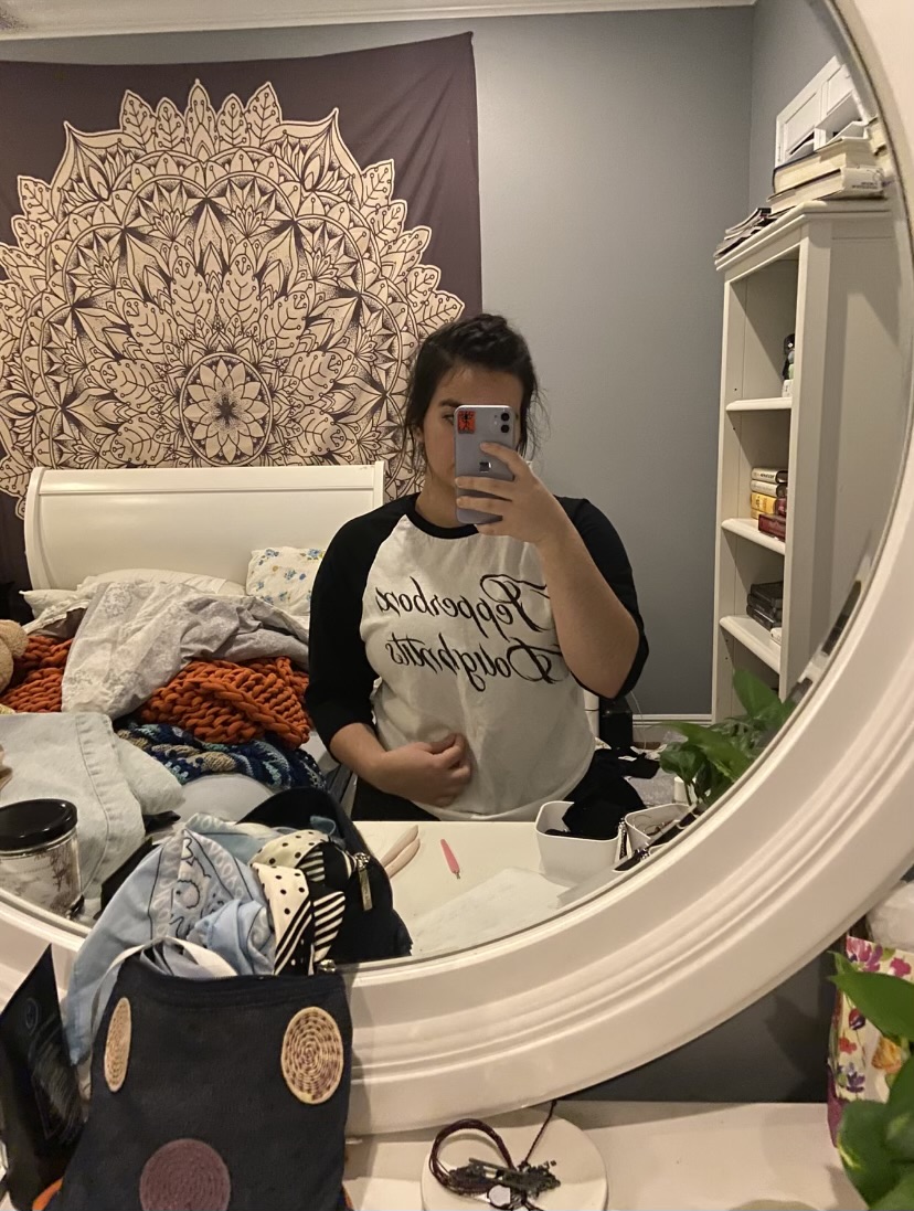 CORPSESDEADROSE's tweet photo. beca saw it first but here's a fun little comparison between the first time i attempted to bind and me now, two years later 😇 coming to terms with my gender identity was the best thing i could have ever done and i am eternally grateful for @belovedsapnap's support back then https://t.co/kCWeTNV48q