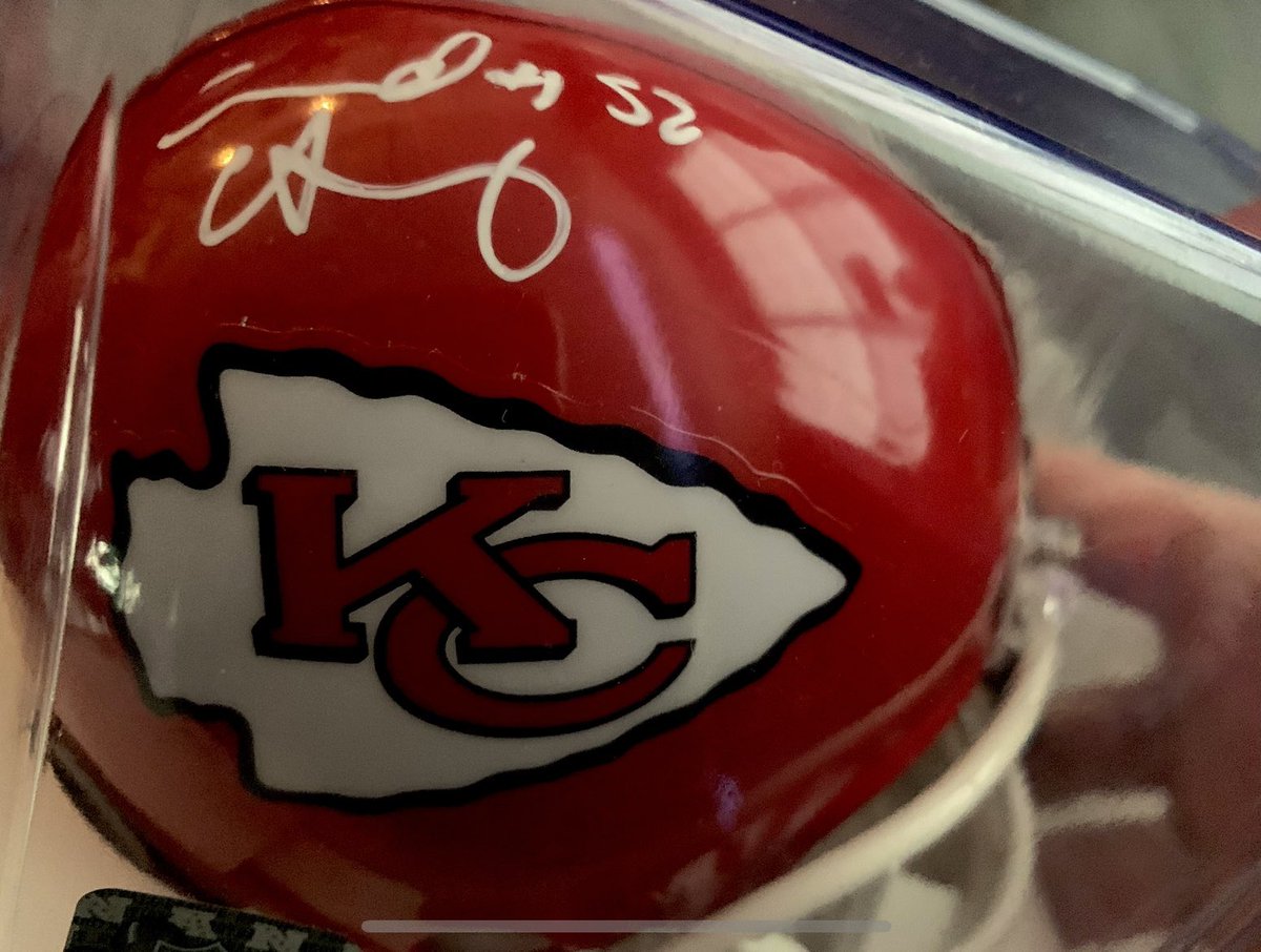 JBside13's tweet photo. 3 year anniversary of #DuckRaces 🦆is here!

FollowME + @ArtbyCaitlyn + @TSEKansasCity + @JohnnysTaverns &amp; RT♻️this post for your chance to win..

The SOLD out KINGs Art print created by Art🤩Superstar or a ✍️@creed_humphrey mini helmet both with Johnny’s GC on 4/3 #ChiefsKingdom https://t.co/tp4fiJGz2K