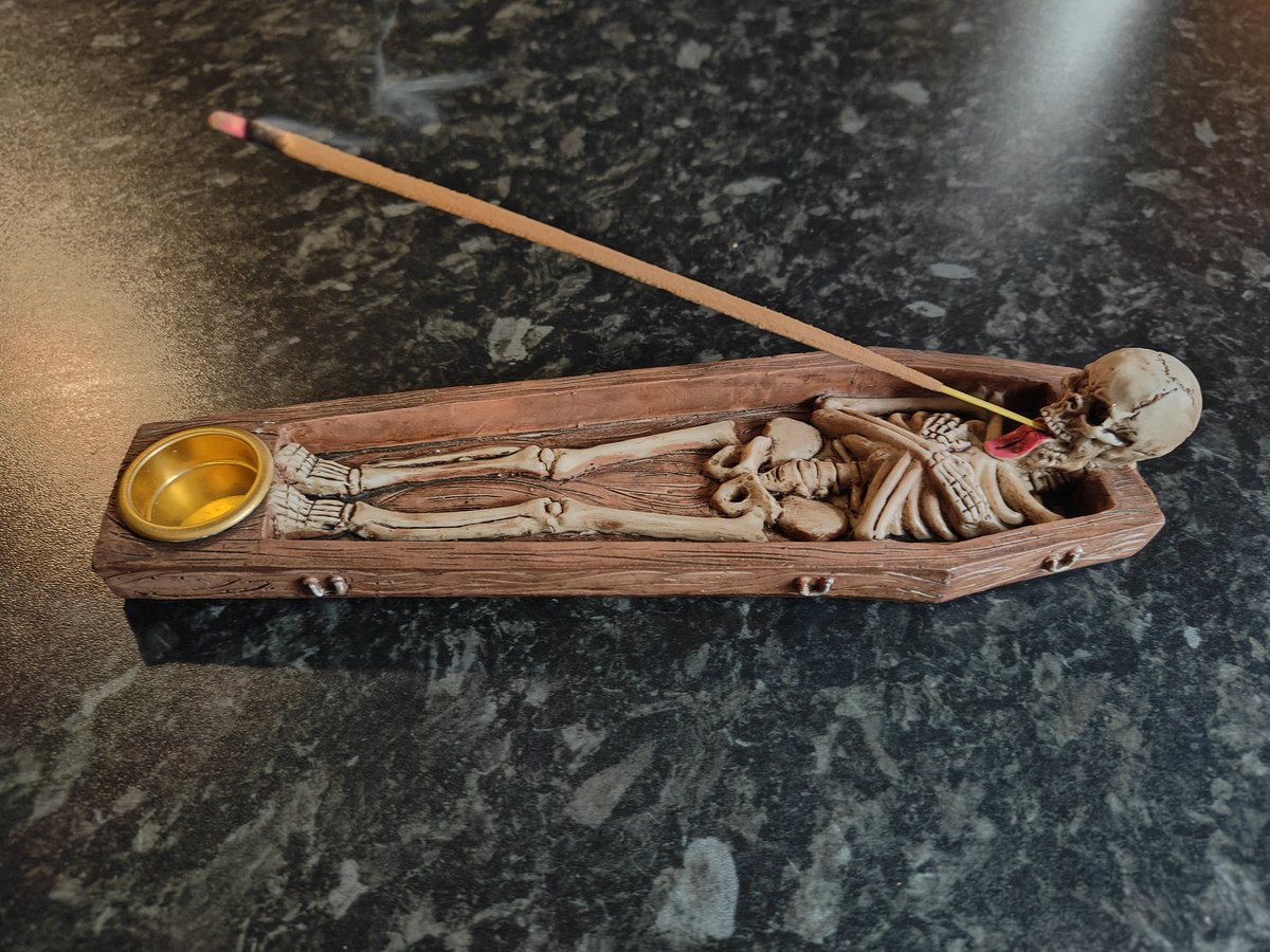 ScottishBonBon's tweet photo. Hands down the best secret Santa gift yet. 
#incense #skeleton https://t.co/bS80bk1WMd