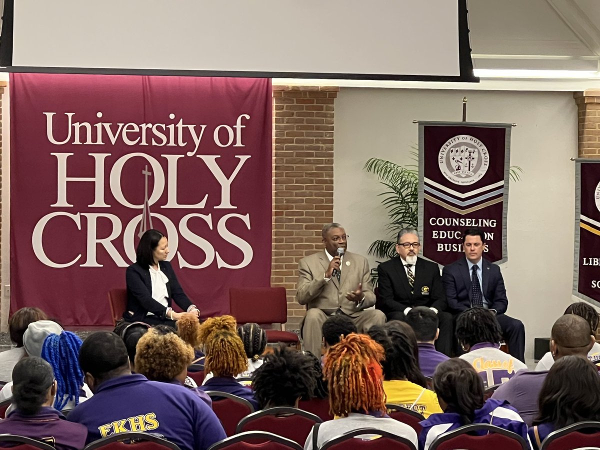 UofHC's tweet image. We would like to welcome @InspireNOLA to campus today with over 400 students excited to learn about the opportunities for their future in higher education.

#inspirenola #UofHC #Futurestudents #highereducation #college