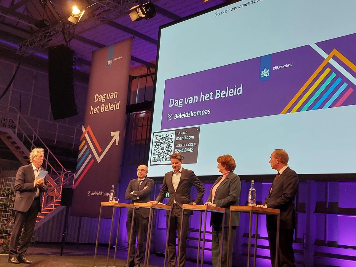 Beleid maken is een mooi en ook moeilijk vak. Vandaag ging ik op de Dag van het Beleid in gesprek met oa collega SG Maarten Schurink en @KeesvdStaaij over het belang van goed, uitvoerbaar beleid. Dat is luisteren naar de samenleving, slechts beloven wat kan en tegenspraak geven.