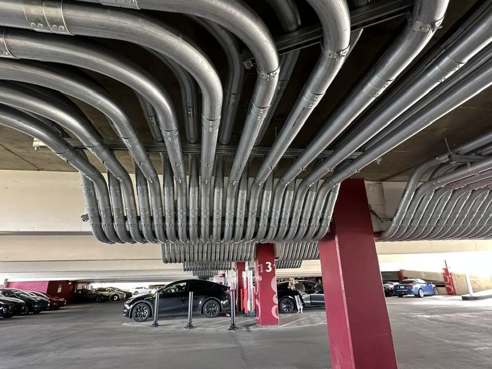 Drive Tesla 🇨🇦 on Twitter "Whoever designed the Sherman Oaks Ventura Boulevard Superchargers