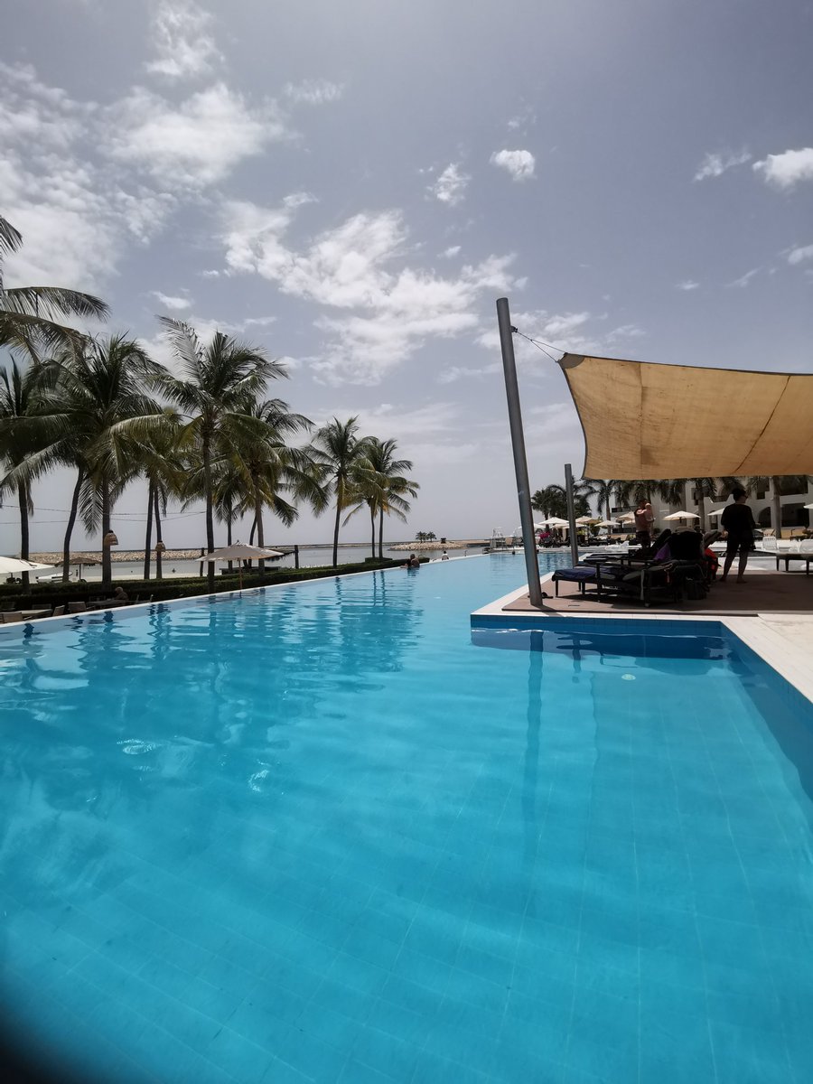 #Oman #travel #seaandsand #arabiafelix piscine belle ne abbiamo?