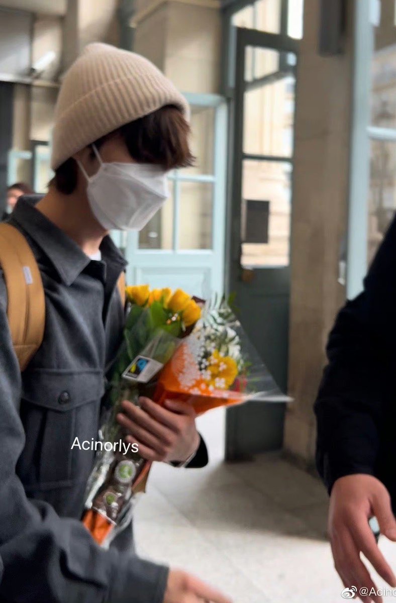 yani 🍃 on Twitter "i love how fans made it a cute little tradition to